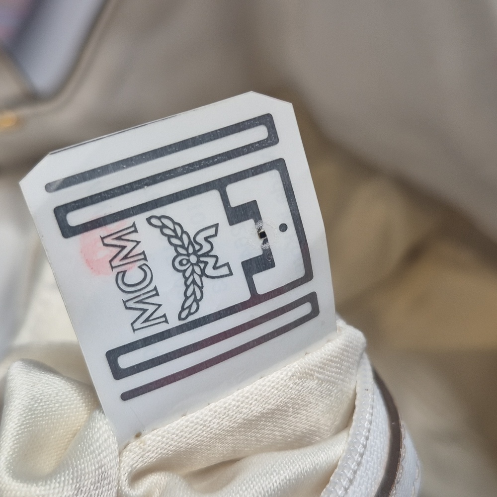 MCM White Shoulder Bag with Logo Pattern - Picture 9 of 17